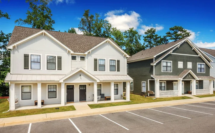 exterior community cottages collective auburn apartments exterior 2 near auburn university au alabama