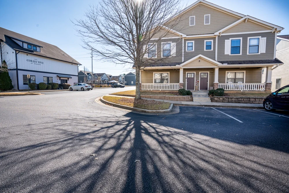 the collective at auburn apartments near auburn university cottage exterior on site parking
