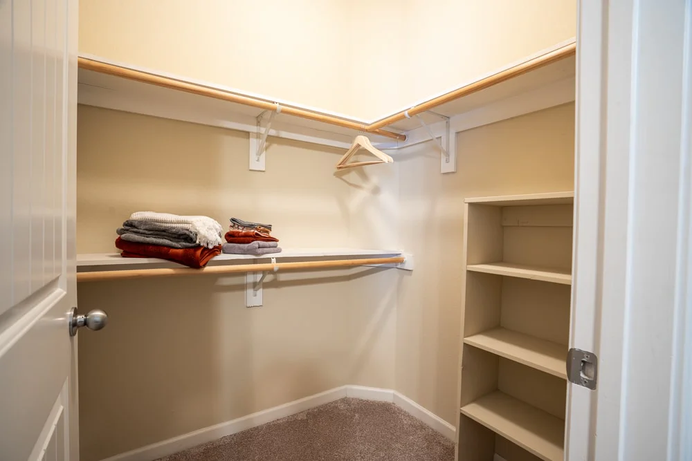 the collective at auburn apartments near auburn university walk in closet
